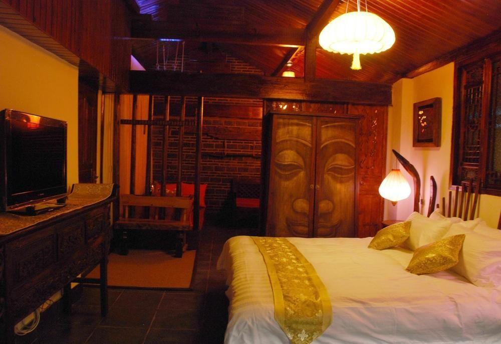 Lazy Tiger Inn Лицзян Экстерьер фото