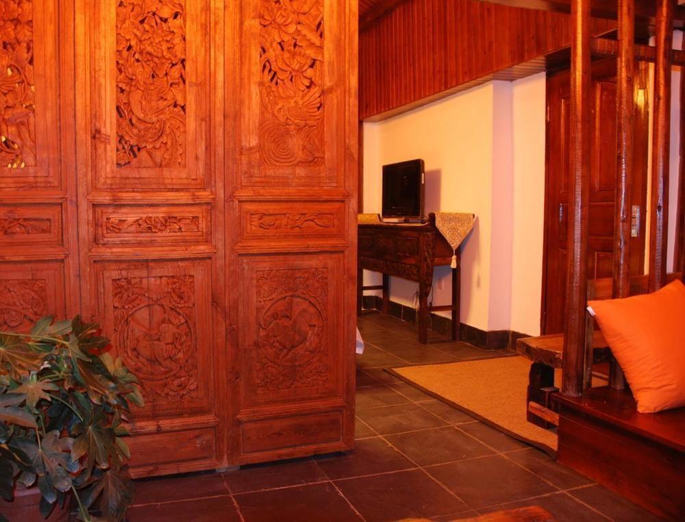 Lazy Tiger Inn Лицзян Экстерьер фото