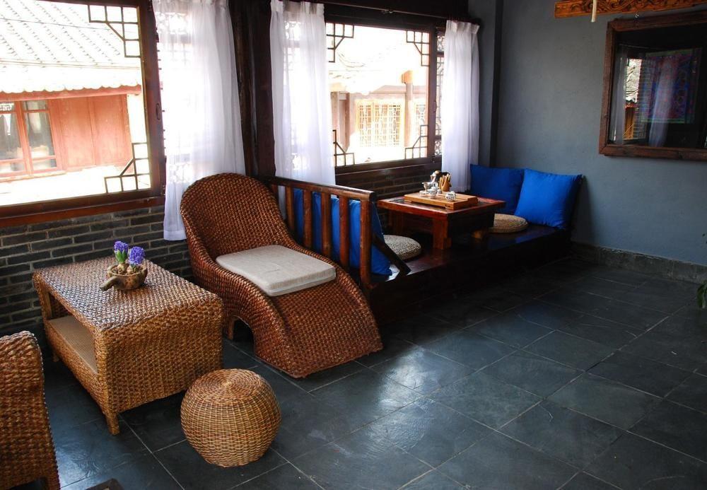 Lazy Tiger Inn Лицзян Экстерьер фото